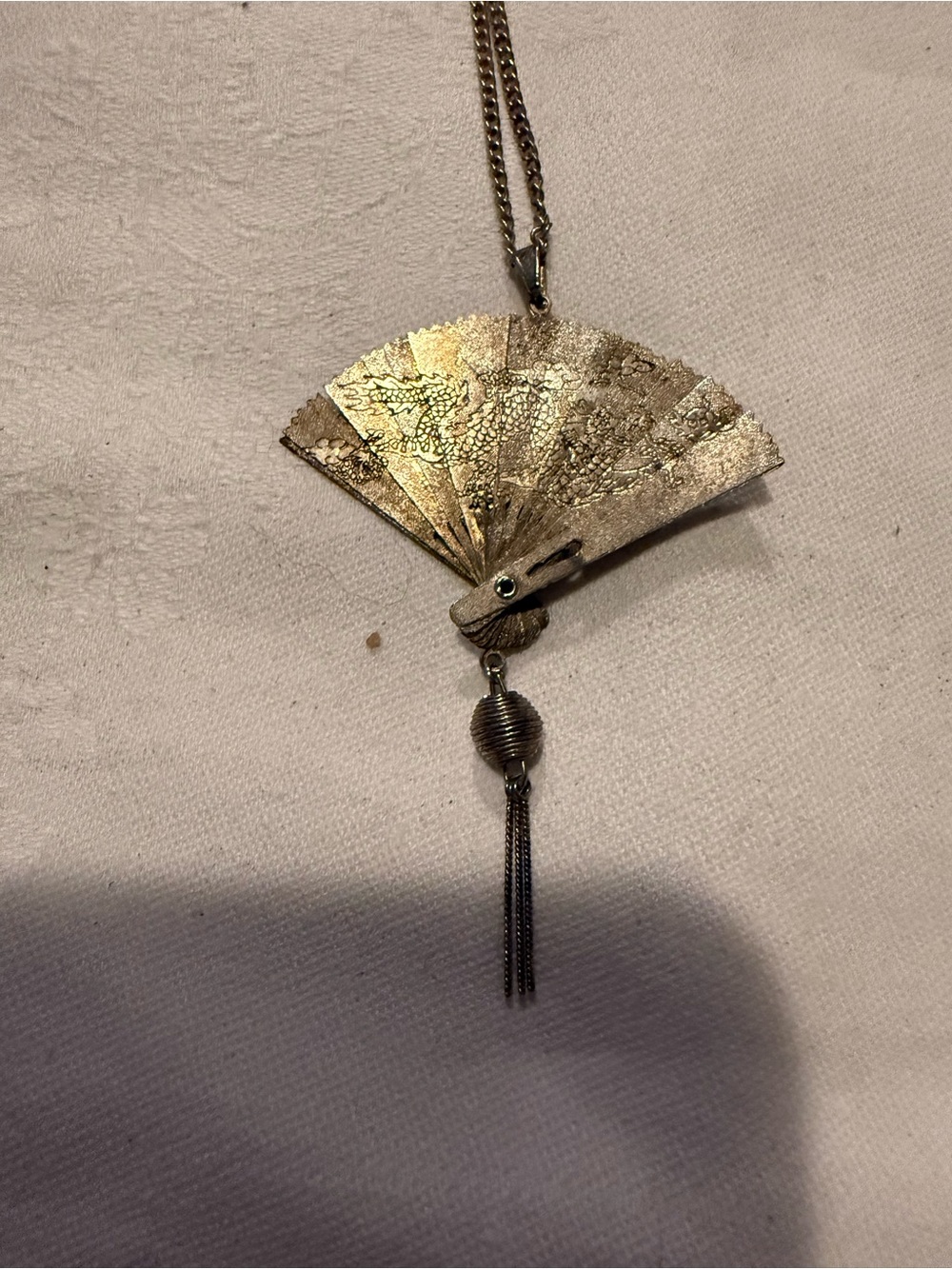 Vintage Fan Necklace 24" Opens And Closes.
